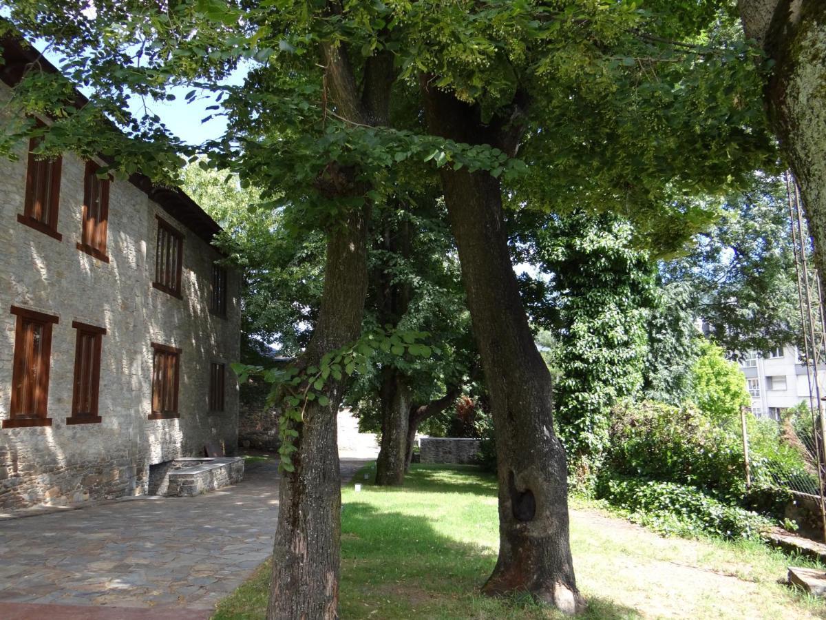 Albergue Francisco Giner De Los Rios Villablino Exteriör bild